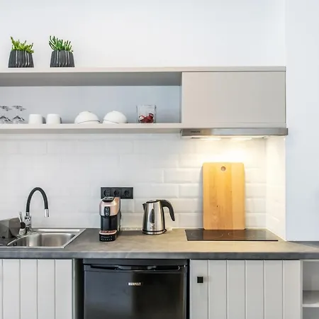 Ξενοδοχείο με διαμερίσματα Alemar